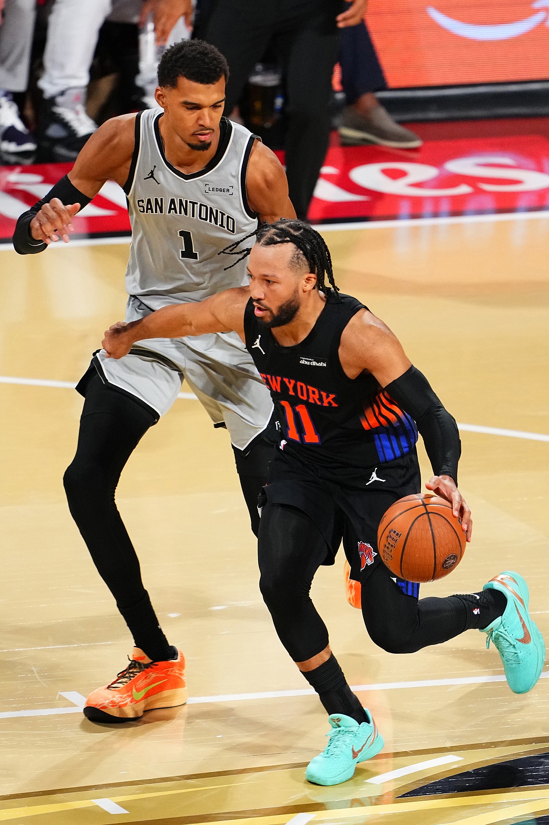 九游娱乐PC版-幸运色！布伦森单赛季3个MVP 上脚都是科比6“自由女神像”配色